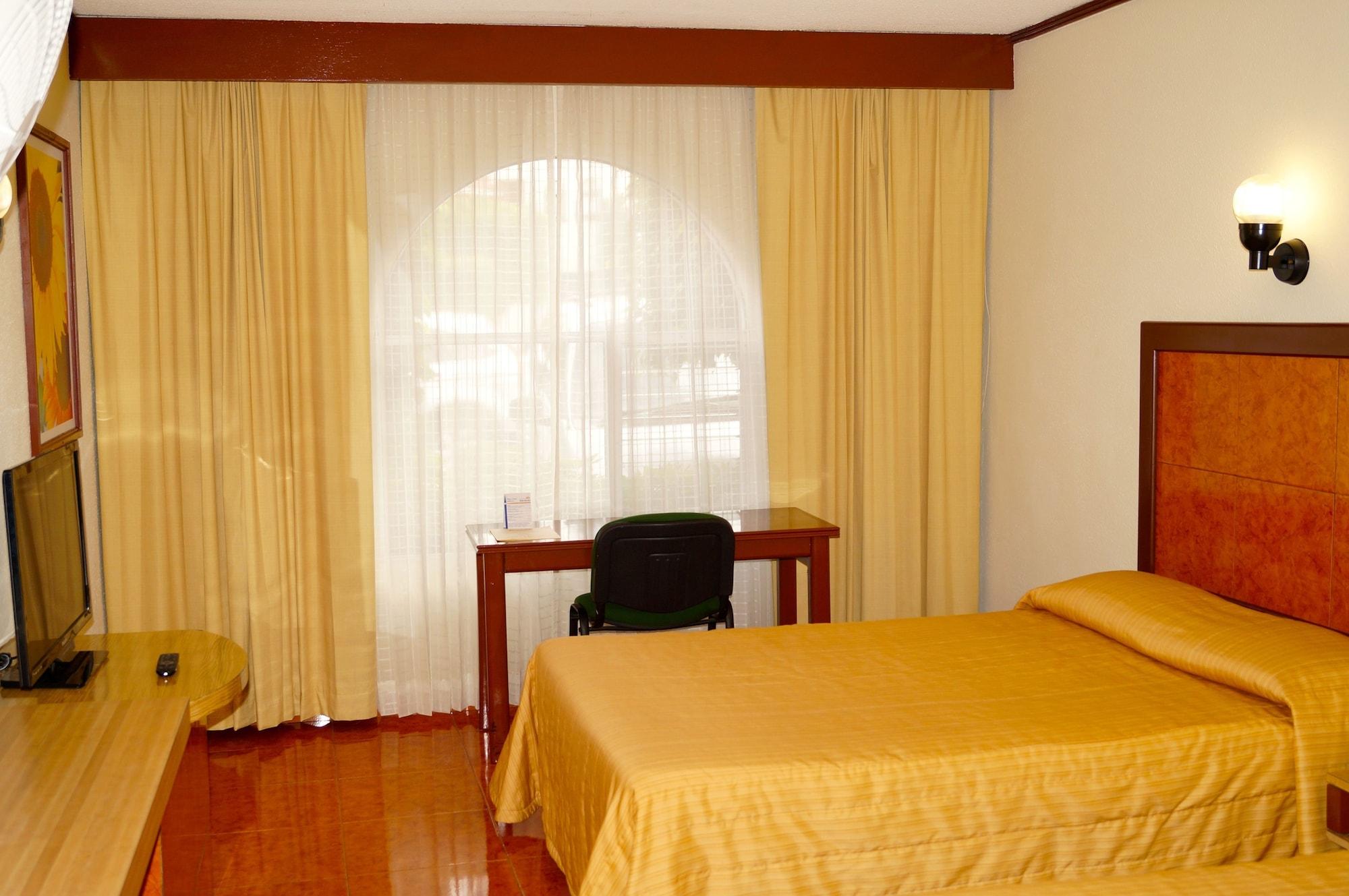 Hotel & Suites Villa Del Sol Morelia Kültér fotó