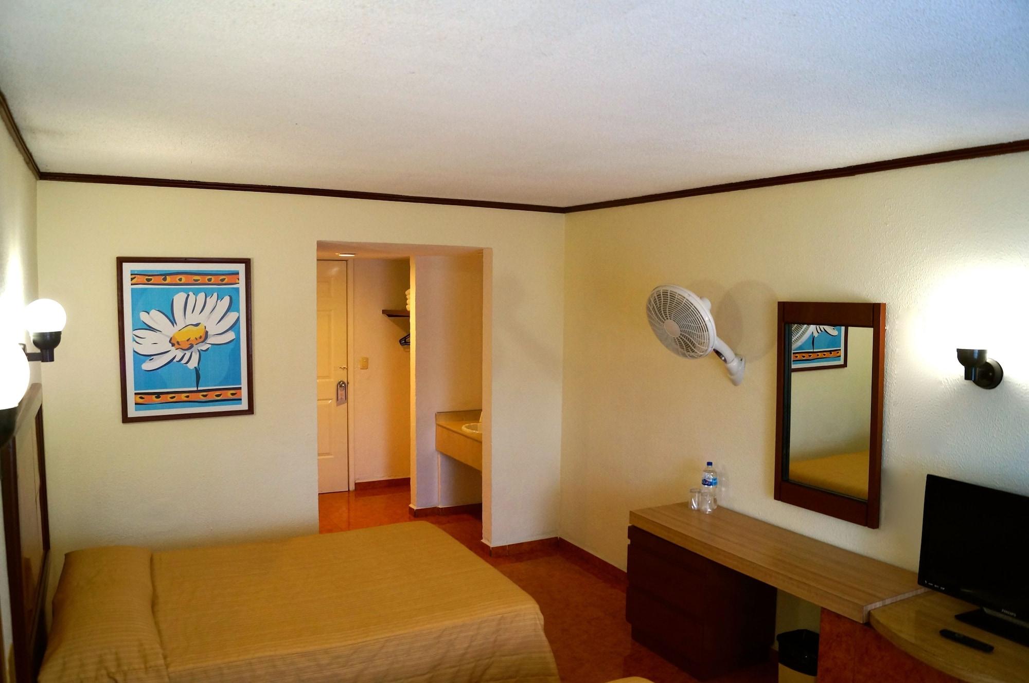 Hotel & Suites Villa Del Sol Morelia Kültér fotó