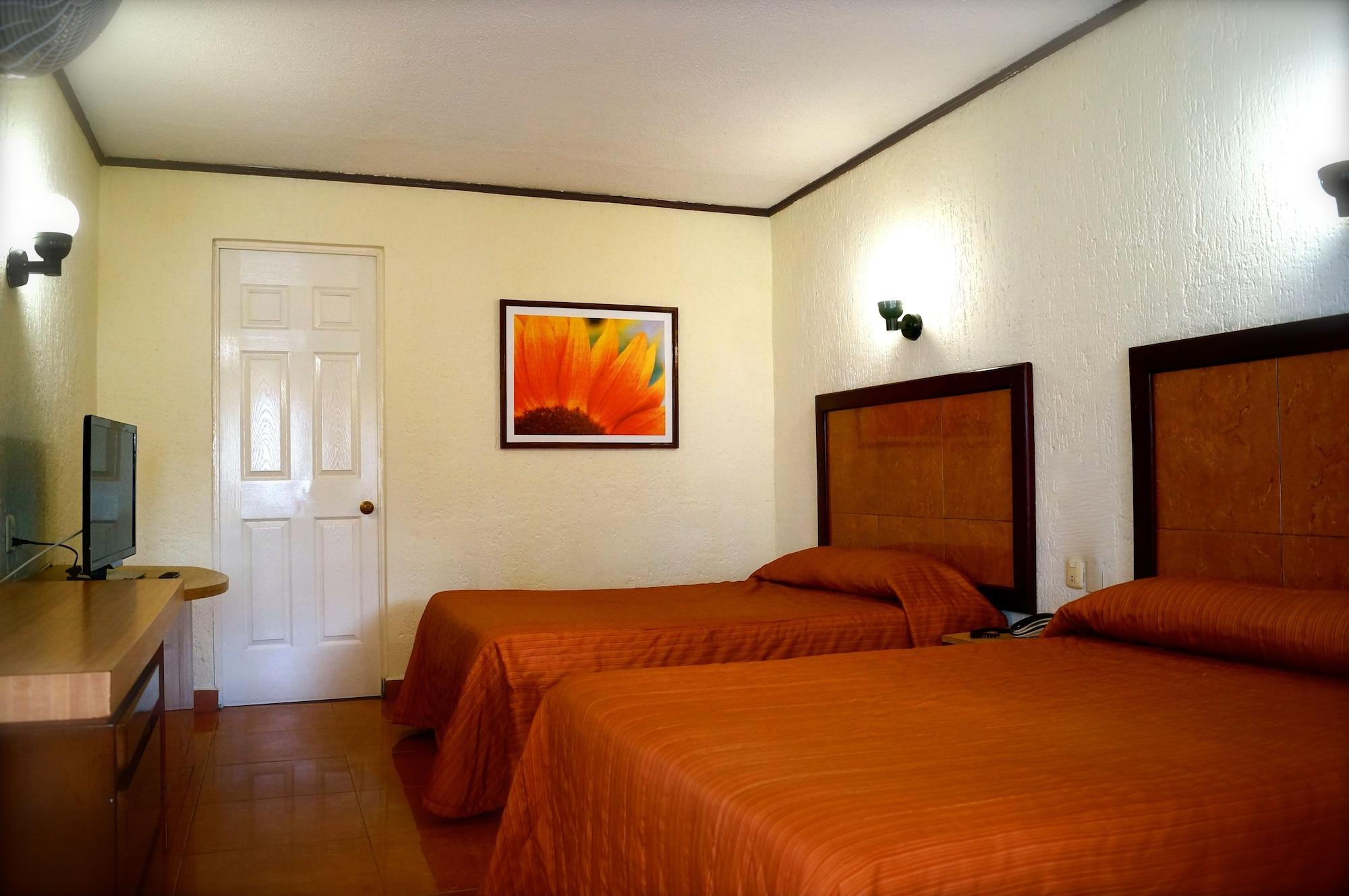 Hotel & Suites Villa Del Sol Morelia Kültér fotó
