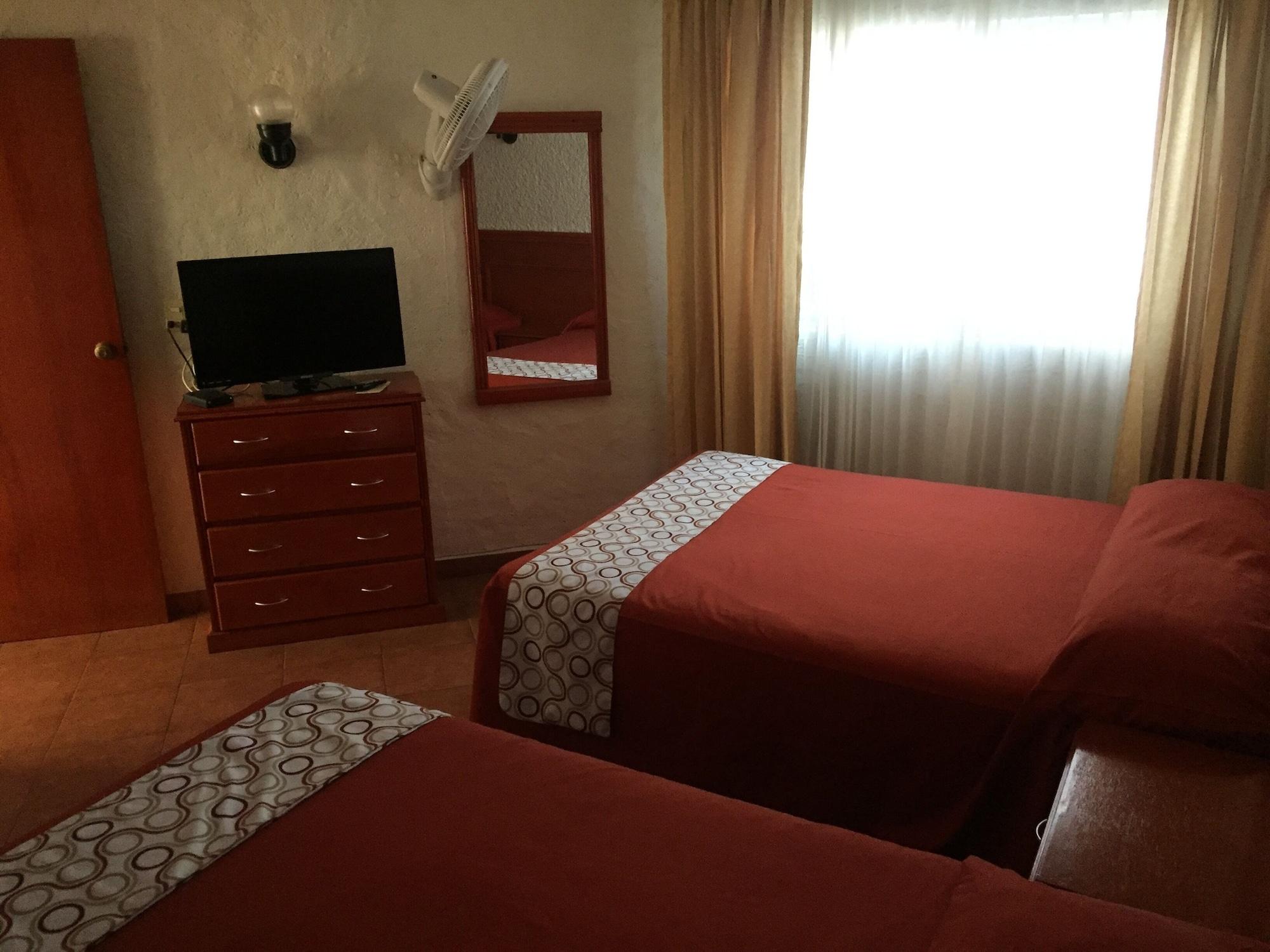 Hotel & Suites Villa Del Sol Morelia Kültér fotó