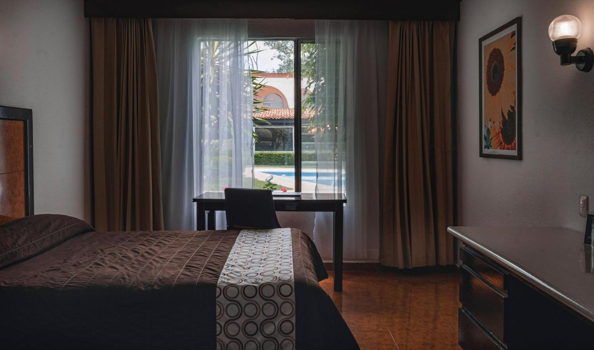 Hotel & Suites Villa Del Sol Morelia Kültér fotó