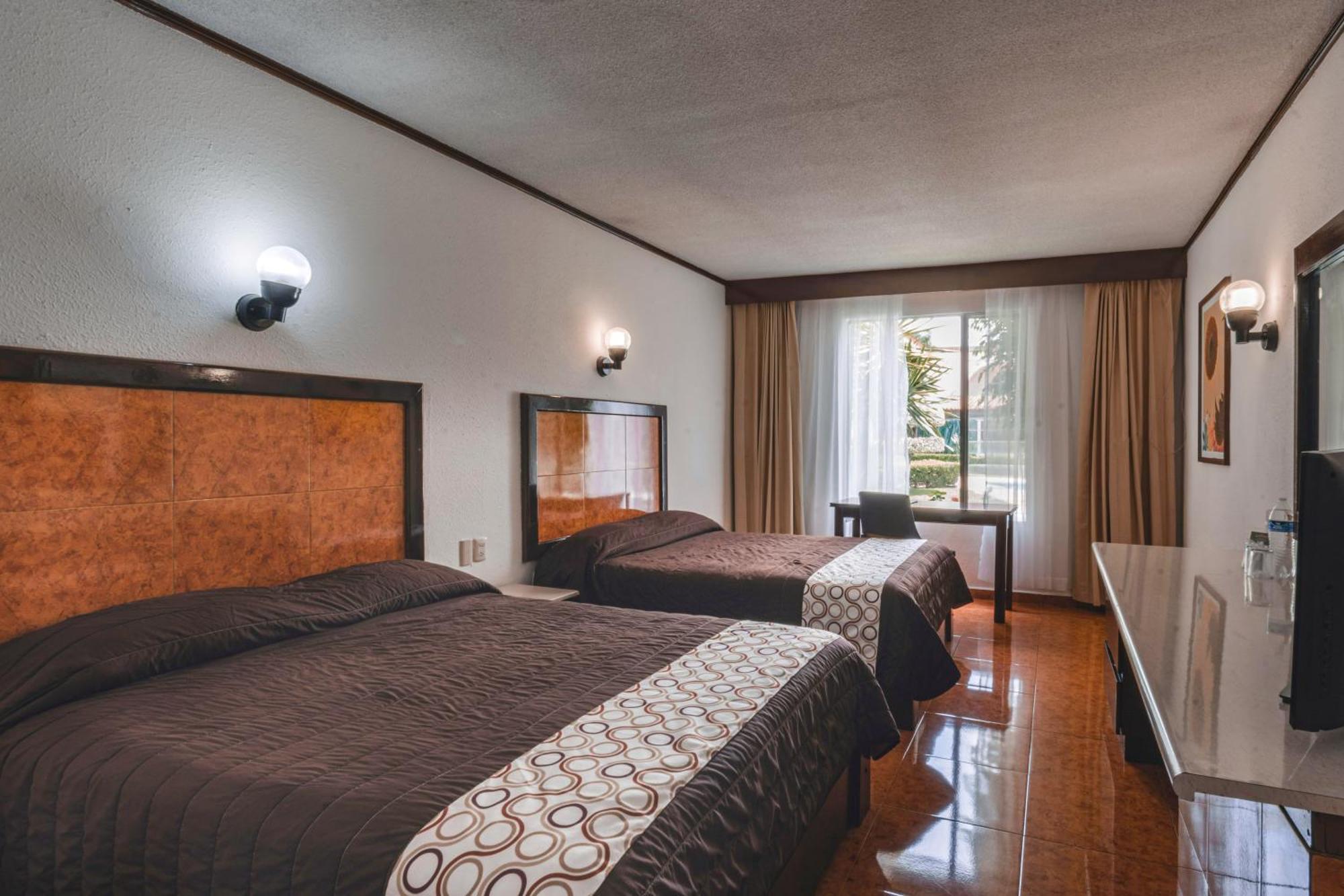 Hotel & Suites Villa Del Sol Morelia Kültér fotó