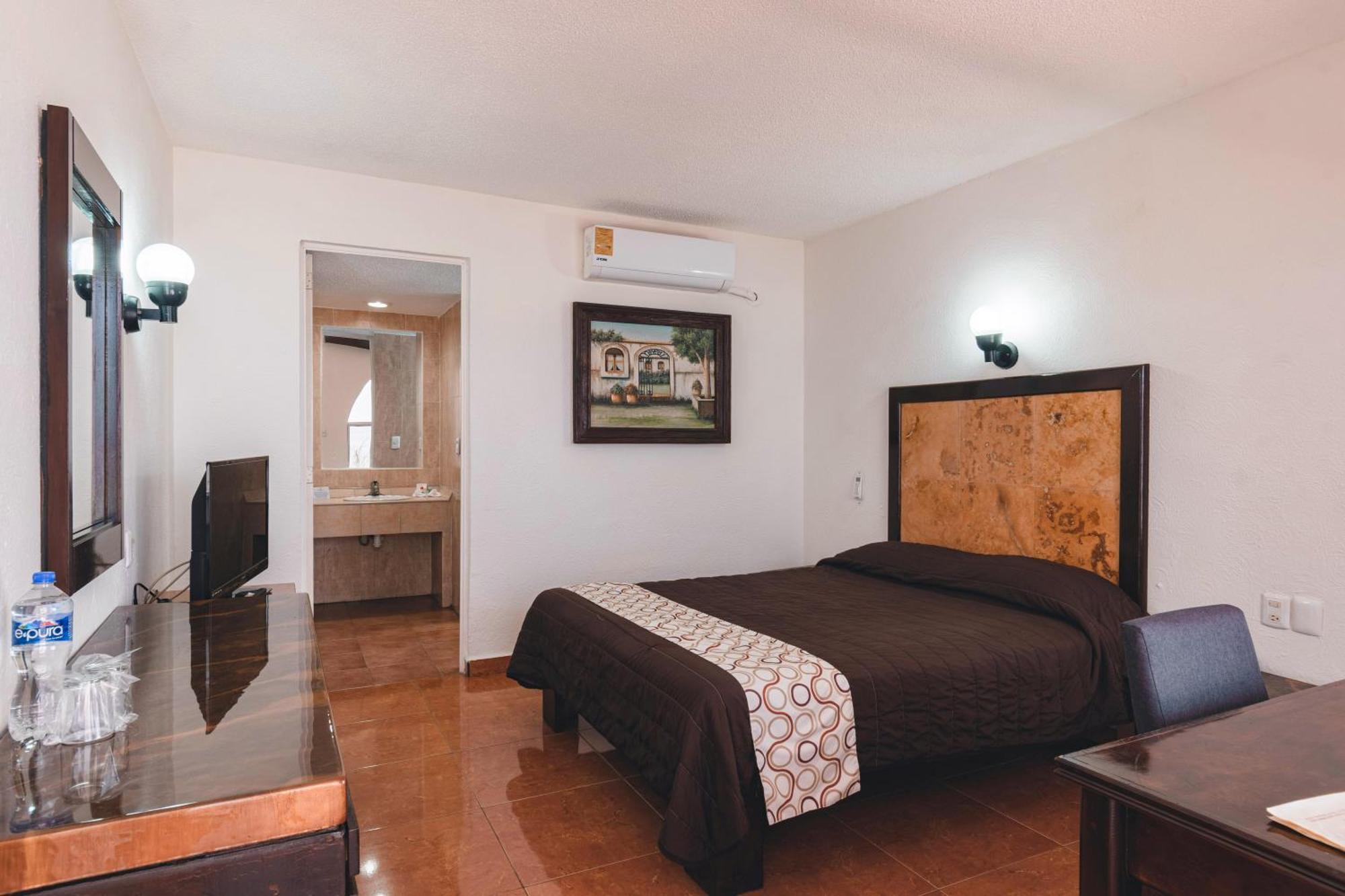 Hotel & Suites Villa Del Sol Morelia Kültér fotó