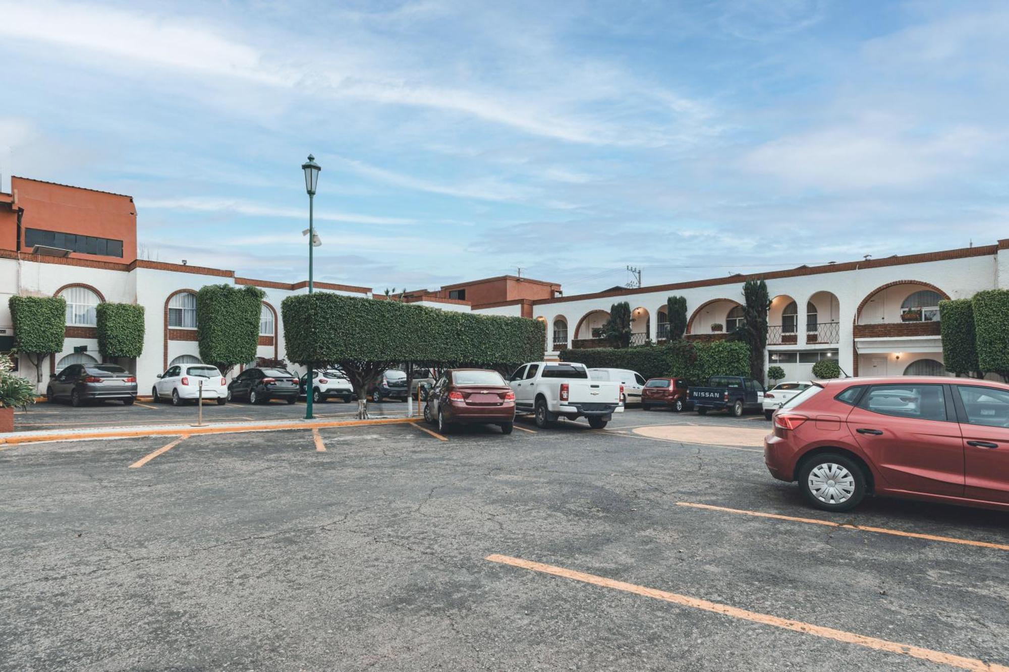 Hotel & Suites Villa Del Sol Morelia Kültér fotó